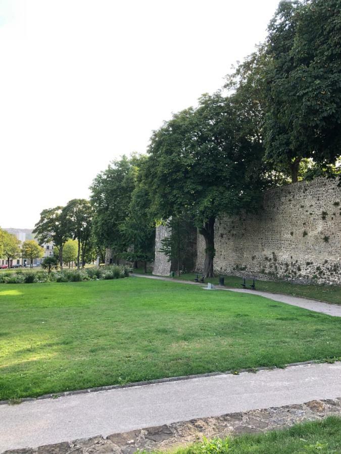 Face Aux Remparts Apartment Boulogne-sur-Mer Bagian luar foto